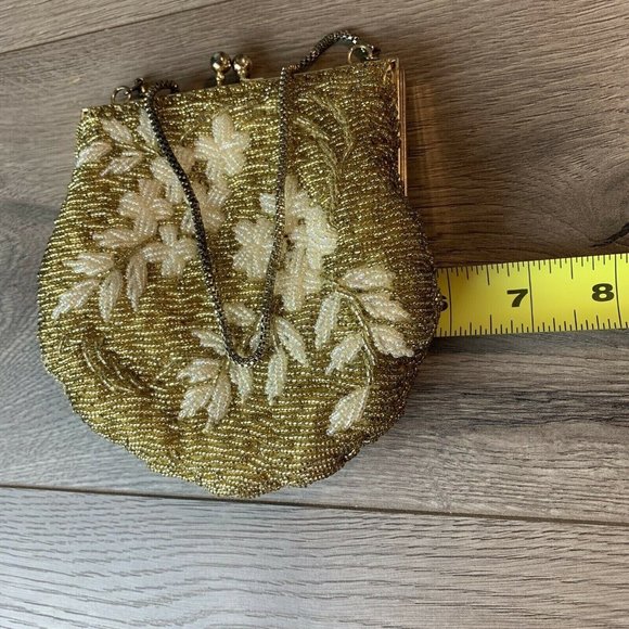 Gold/White Bead FloralClutch/Purse. Kiss Lock Close Snake Chain Strap vintage - Picture 8 of 10